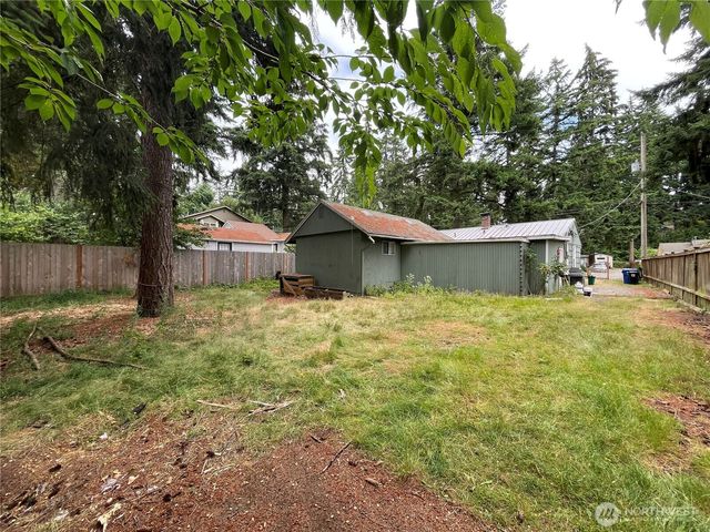13729 Stone Avenue N, Seattle, WA 98133
