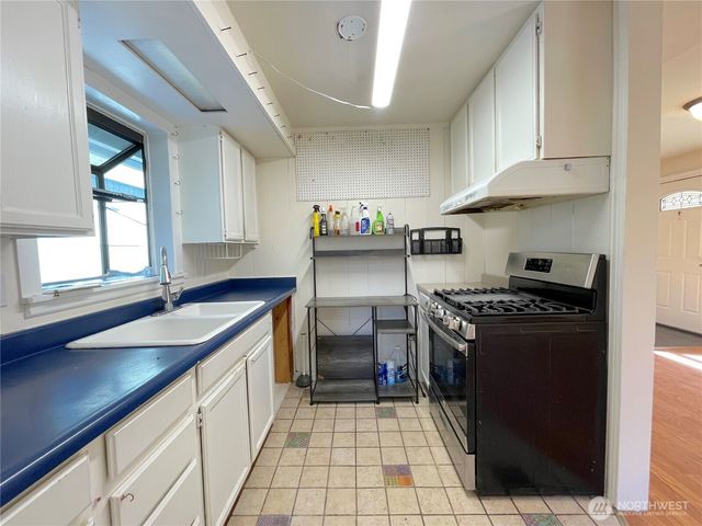 13729 Stone Avenue N, Seattle, WA 98133