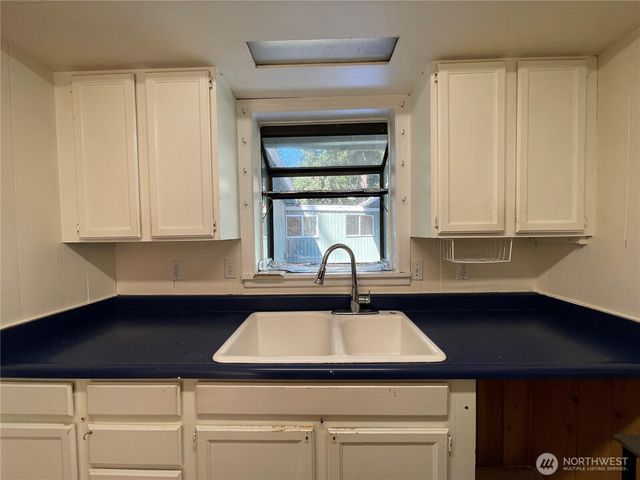 13729 Stone Avenue N, Seattle, WA 98133