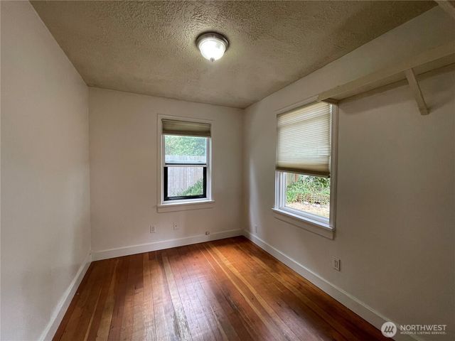13729 Stone Avenue N, Seattle, WA 98133