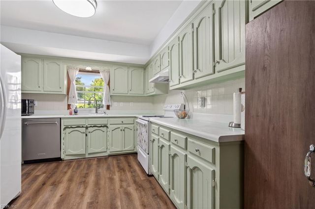 408 Woodbridge DR, Chesapeake, VA 23322