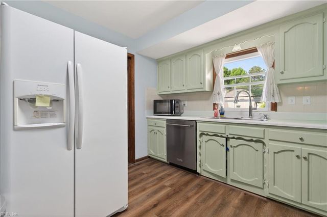 408 Woodbridge DR, Chesapeake, VA 23322