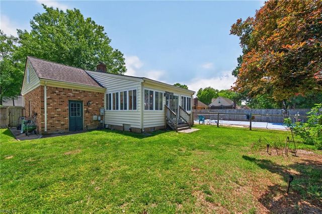 408 Woodbridge DR, Chesapeake, VA 23322