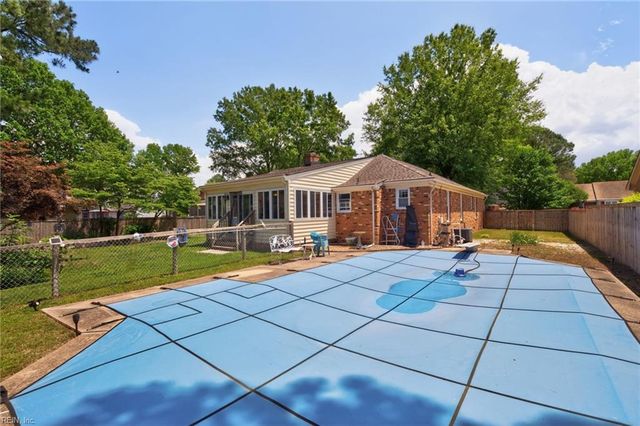 408 Woodbridge DR, Chesapeake, VA 23322