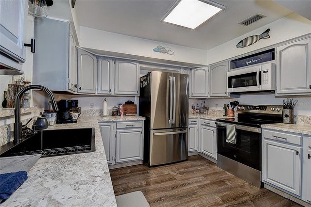 8497 137TH STREET, Seminole, FL 33776