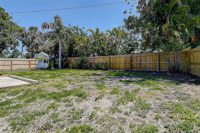 8497 137TH STREET, Seminole, FL 33776
