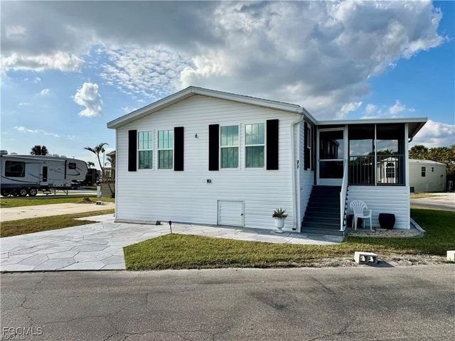 19681 Summerlin RD 217, Fort Myers, FL 33908