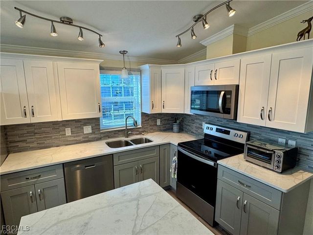 19681 Summerlin RD 217, Fort Myers, FL 33908