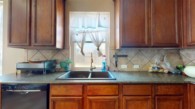 3310 Aspenbrook Ct Court, Pearland, TX 77581
