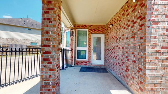 3310 Aspenbrook Ct Court, Pearland, TX 77581