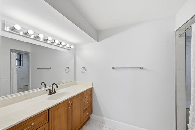 1097 NW 98th Terrace 110, Pembroke Pines, FL 33024