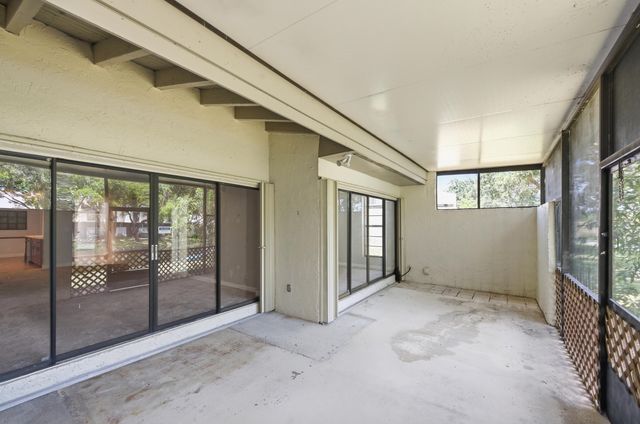 1097 NW 98th Terrace 110, Pembroke Pines, FL 33024
