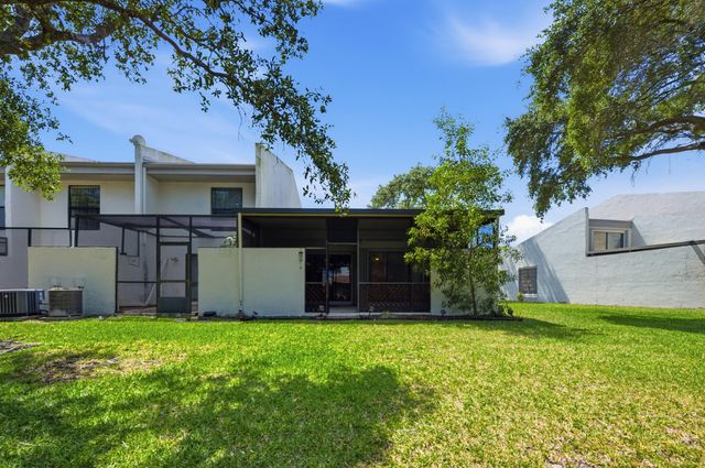 1097 NW 98th Terrace 110, Pembroke Pines, FL 33024