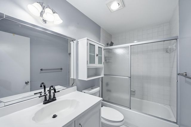 1097 NW 98th Terrace 110, Pembroke Pines, FL 33024