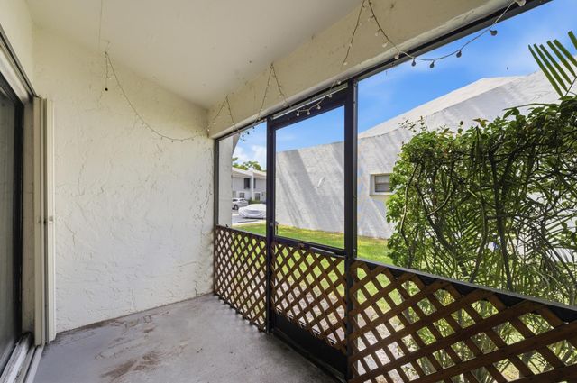 1097 NW 98th Terrace 110, Pembroke Pines, FL 33024