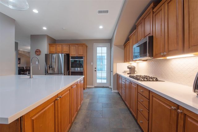 110 S Longsford Circle, The Woodlands, TX 77382