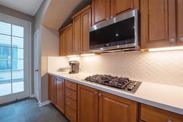 110 S Longsford Circle, The Woodlands, TX 77382