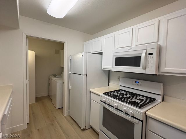 950 Seven Hills Drive 1212, Henderson, NV 89052