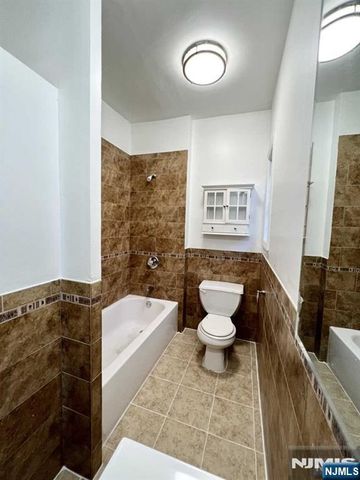 112 Hayward Place 1, Wallington, NJ 07057