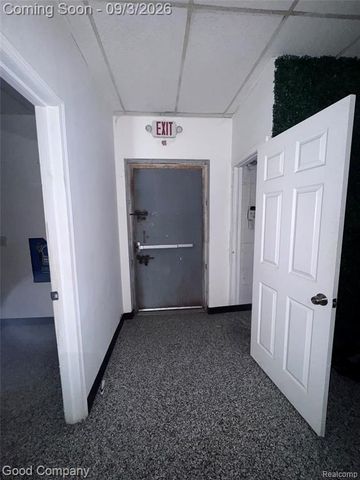 17190 Lahser Road, Detroit, MI 48219