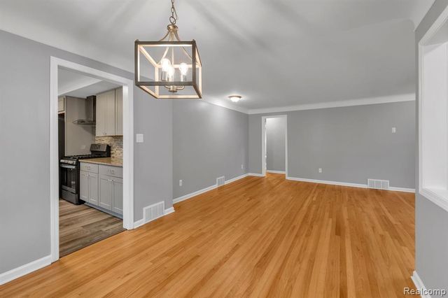 9458 Marion Crescent, Redford, MI 48239