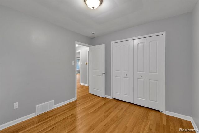 9458 Marion Crescent, Redford, MI 48239