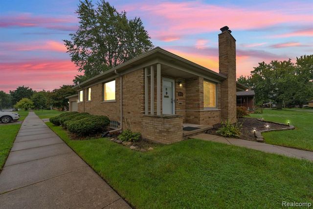 9458 Marion Crescent, Redford, MI 48239