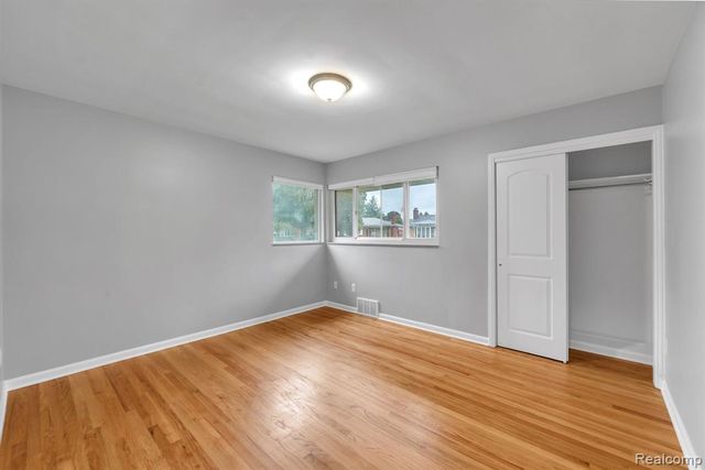 9458 Marion Crescent, Redford, MI 48239