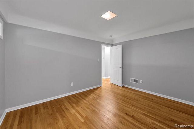 9458 Marion Crescent, Redford, MI 48239