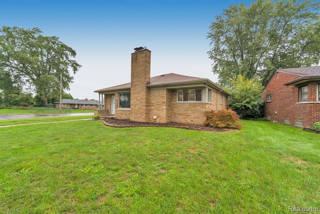 9458 Marion Crescent, Redford, MI 48239