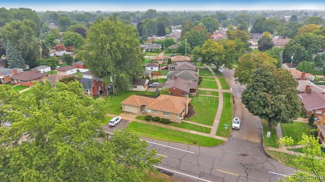9458 Marion Crescent, Redford, MI 48239