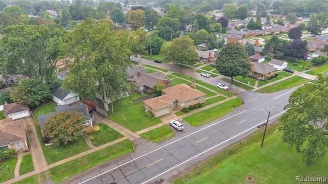 9458 Marion Crescent, Redford, MI 48239