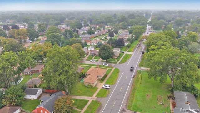 9458 Marion Crescent, Redford, MI 48239