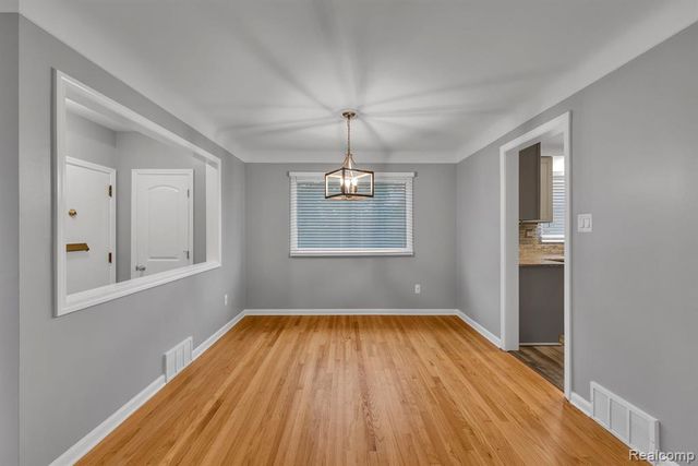 9458 Marion Crescent, Redford, MI 48239
