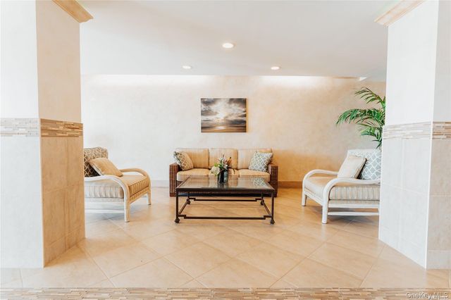 1 East Broadway 4B, Long Beach, NY 11561