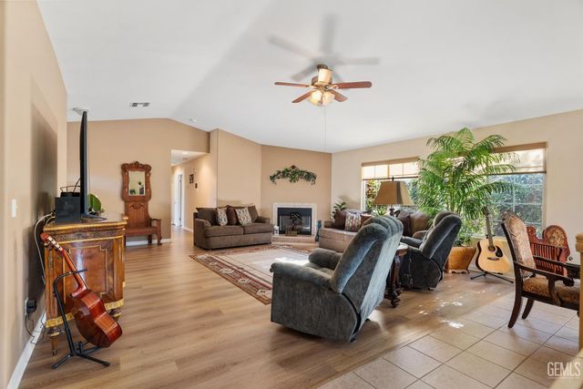 13120 Game Set Way, Bakersfield, CA 93306