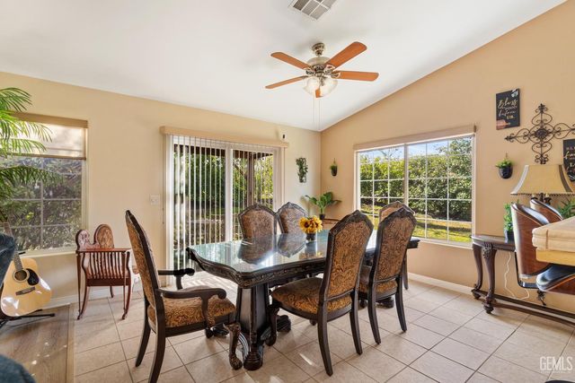 13120 Game Set Way, Bakersfield, CA 93306