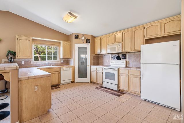 13120 Game Set Way, Bakersfield, CA 93306