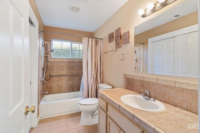 13120 Game Set Way, Bakersfield, CA 93306