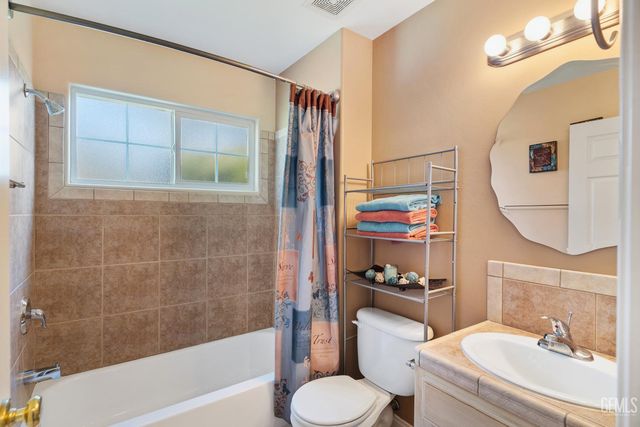 13120 Game Set Way, Bakersfield, CA 93306