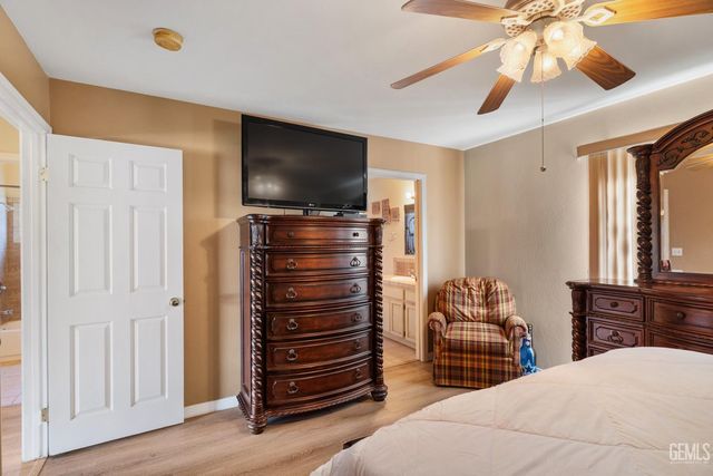 13120 Game Set Way, Bakersfield, CA 93306