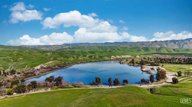 13120 Game Set Way, Bakersfield, CA 93306