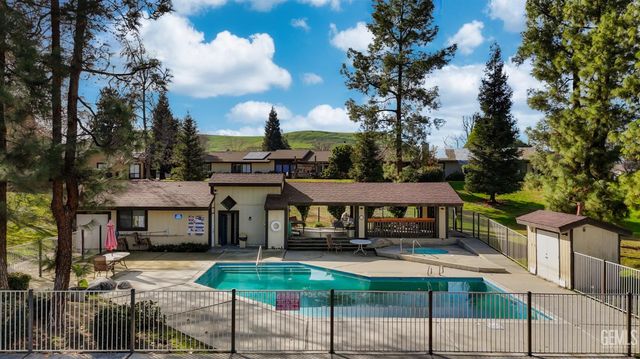 13120 Game Set Way, Bakersfield, CA 93306