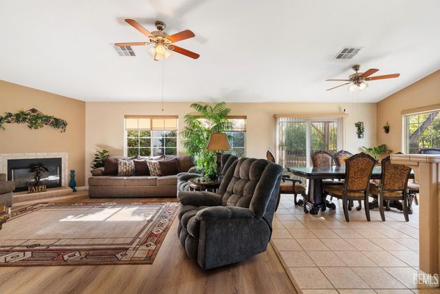 13120 Game Set Way, Bakersfield, CA 93306