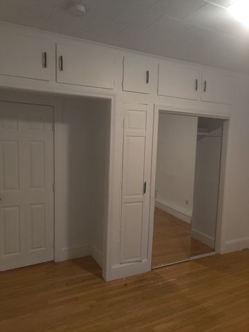 53 7th St 1, Lowell, MA 01850