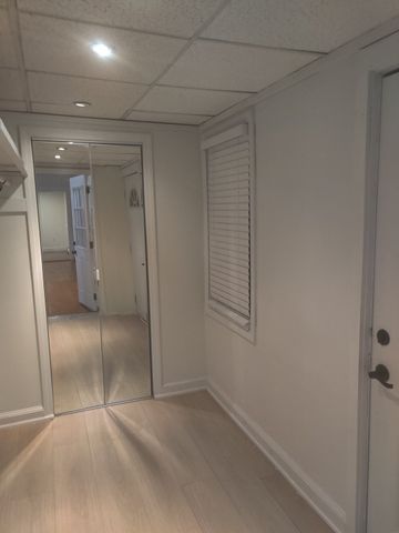 53 7th St 1, Lowell, MA 01850