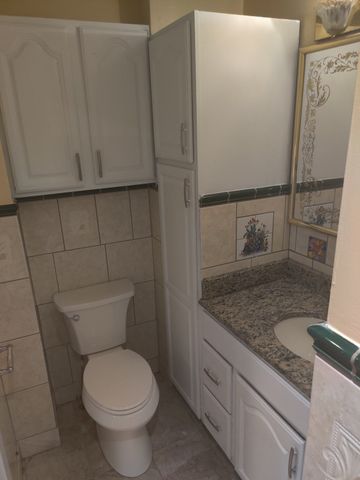 53 7th St 1, Lowell, MA 01850
