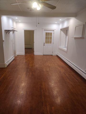 53 7th St 1, Lowell, MA 01850