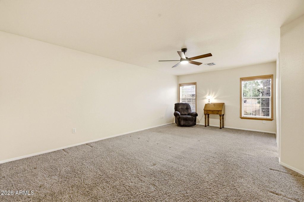 Image 12 of property listing at 640 S MOUNTAIN PINES Avenue, Show Low, AZ 85901