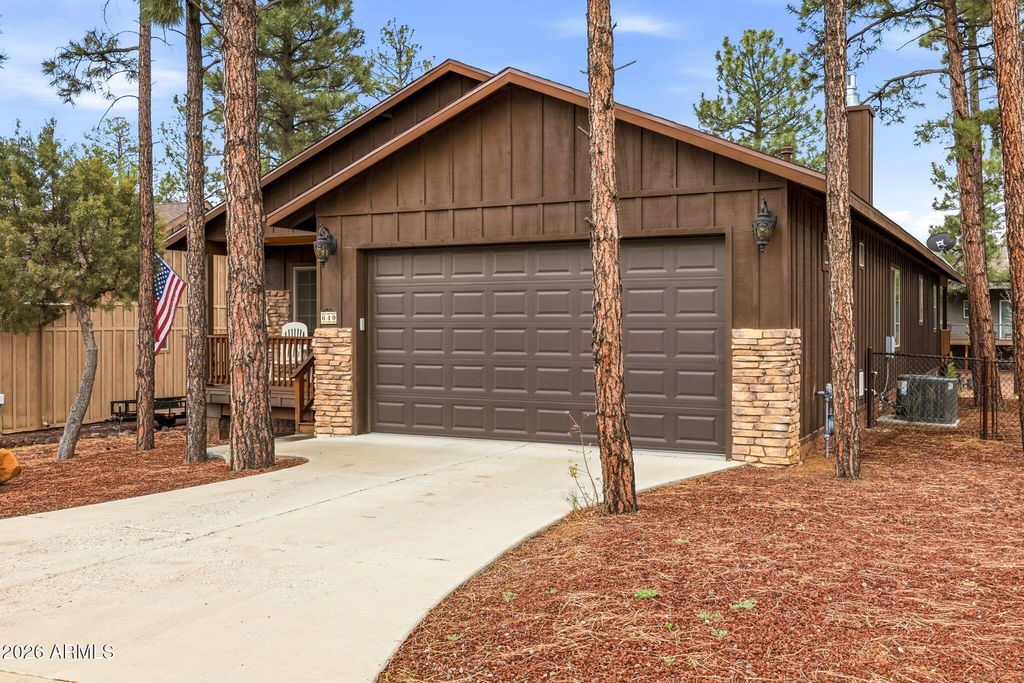 Image 2 of property listing at 640 S MOUNTAIN PINES Avenue, Show Low, AZ 85901